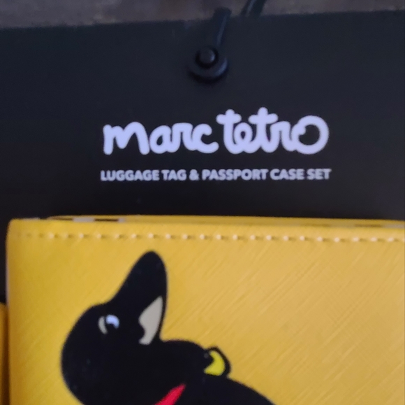 Marc Tetro Dachshund Passport holder and luggage tag set NEW - Picture 4 of 4